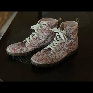 Dr. Martens Shoreditch Canvas boot, size 11
